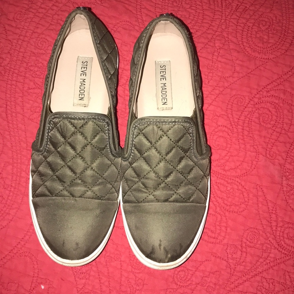 Army green Steve Madden slide on shoes
